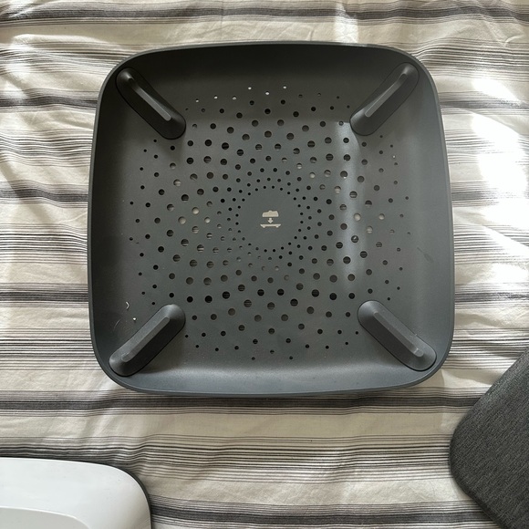 Cricut EasyPress Heat Press - White and Mint - Picture 4 of 4